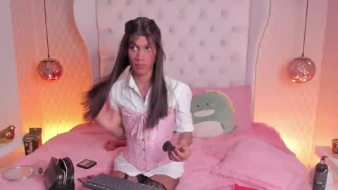 Snapshot of hanna_weston chatting on December 10, 10:37 pm hanna online show from December 10, 10:37 pm