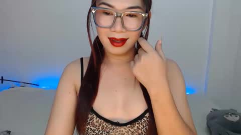 Hannah online show from October 20, 3:51 am