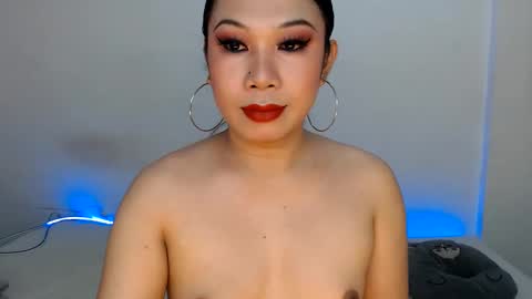 Hannah online show from May 24, 4:17 am