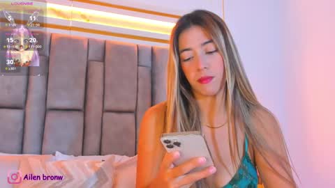 Eliana online show from September 17, 8:43 pm