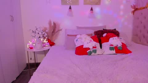 Hanna Brunn  online show from December 7, 1:58 am