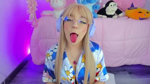 hannacutegod online show from March 31, 4:46 am