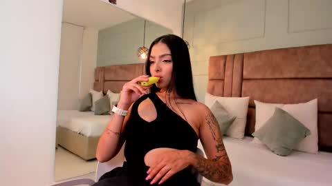 Hannah Milton online show from November 13, 10:19 pm