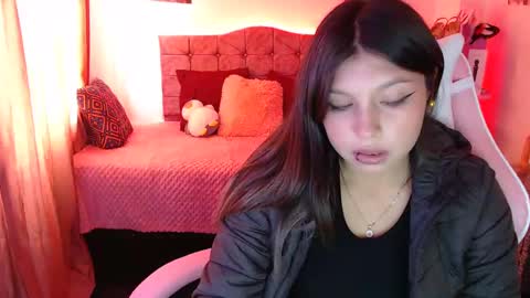 Snapshot of hannah_swet chatting on February 18, 5:42 pm hannah_swet online show from February 18, 5:42 pm