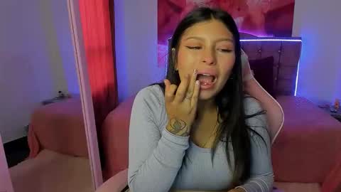 Snapshot of hannah_swet chatting on November 12, 12:05 pm hannah_swet online show from November 12, 12:05 pm