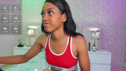 Snapshot of hannah_willian chatting on May 12, 11:51 am online show from May 12, 11:51 am