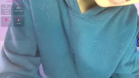 Snapshot of hannahblue_ chatting on February 17, 12:23 pm HannahBlue online show from February 17, 12:23 pm