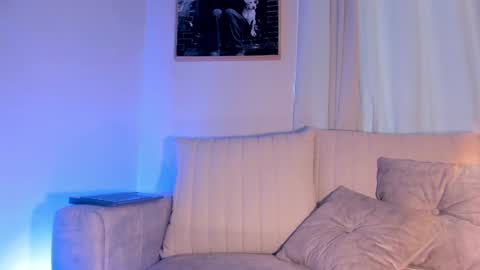 Snapshot of hannahdavisx chatting on December 11, 12:02 pm Hannah online show from December 11, 12:02 pm
