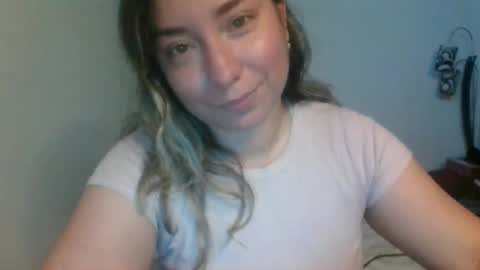 hannahevans2 online show from November 13, 11:47 pm