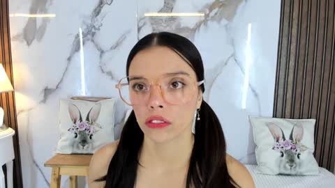 Hannahill69 online show from January 21, 4:43 am