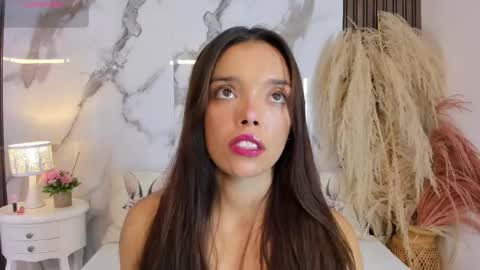 Hannahill69 online show from May 30, 4:53 am