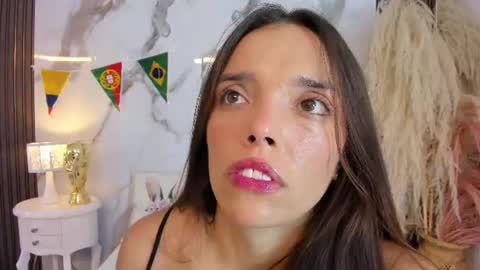 Snapshot of hannahill69 chatting on June 24, 5:17 am Hannahill69 online show from June 24, 5:17 am