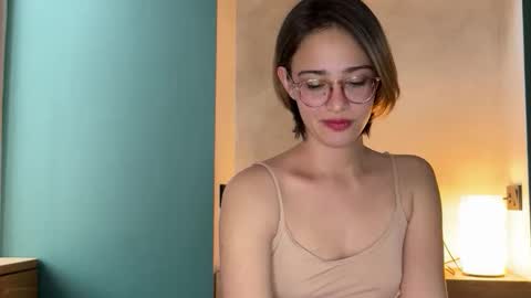 hannahinto online show from March 19, 12:20 pm