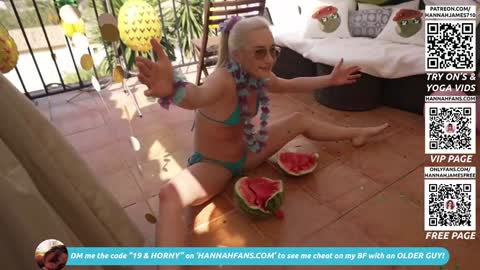 Hannah James online show from October 9, 3:43 pm