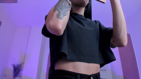 Snapshot of hannahjamesx chatting on February 28, 1:01 pm HANNAH J online show from February 28, 1:01 pm