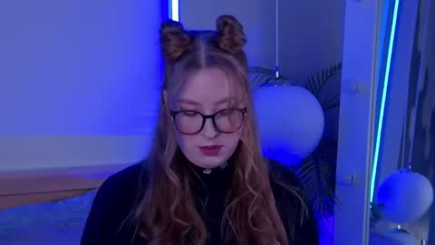 Snapshot of hannahmonttana chatting on February 3, 3:59 am Pearl online show from February 3, 3:59 am