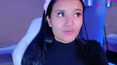 hannahmonttgomery  Help me reach 100 Hands up online show from July 26, 1:07 pm