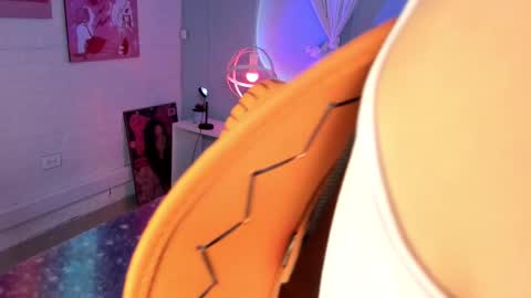 Hannah online show from October 22, 11:54 am