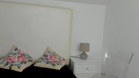 Hannah online show from April 8, 7:47 pm