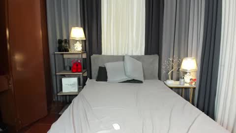 Hannah online show from January 12, 7:42 pm