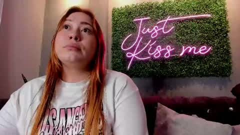 Snapshot of hannamartinn_ chatting on April 20, 3:15 pm hannamartinn_ online show from April 20, 3:15 pm
