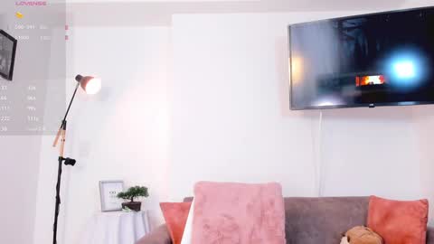 Hanna Os online show from January 3, 1:14 pm