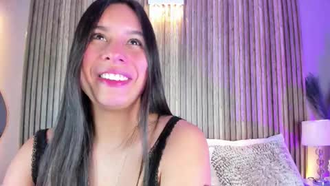 HannaPaola online show from January 6, 10:45 pm