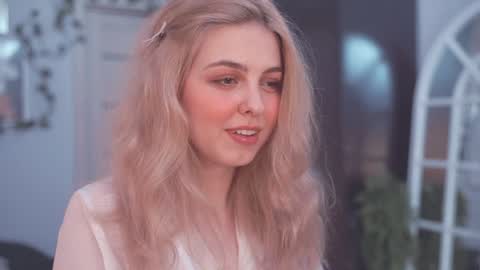 Snapshot of hannasthesia chatting on December 3, 5:31 am Hanna online show from December 3, 5:31 am