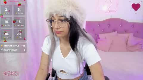 HANNI  online show from December 5, 11:52 am