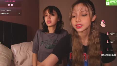 Snapshot of hanniesmile_ chatting on June 29, 1:56 am Hannie online show from June 29, 1:56 am