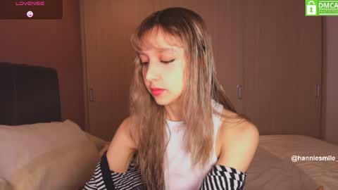 Snapshot of hanniesmile_ chatting on July 14, 2:05 am Hannie online show from July 14, 2:05 am