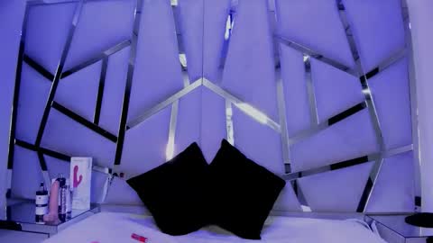 hanny_watson online show from March 2, 3:09 am