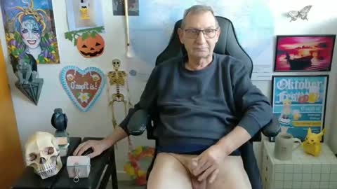 Snapshot of hansi63 chatting on September 30, 10:42 am charly online show from September 30, 10:42 am