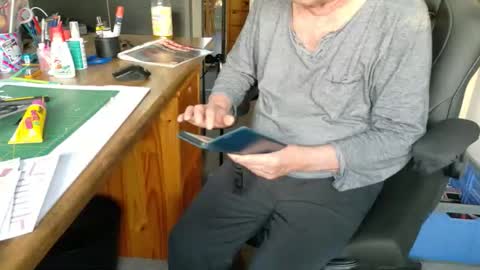 charly online show from May 27, 4:09 am