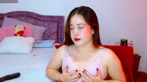 Snapshot of hanssel_tess chatting on February 22, 5:11 pm isabella online show from February 22, 5:11 pm