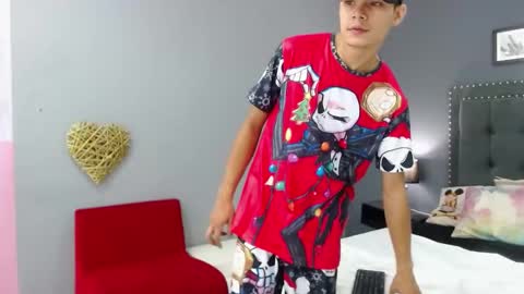 hanyo_and_cattie online show from December 7, 2:02 pm