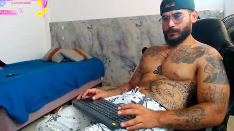 hanz_col online show from November 8, 10:37 am