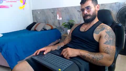 hanz_col online show from November 10, 5:56 pm