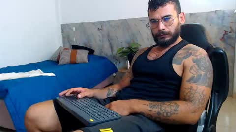 hanz_col online show from November 11, 10:37 am