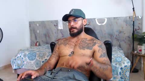 hanz_col online show from November 25, 2:17 pm