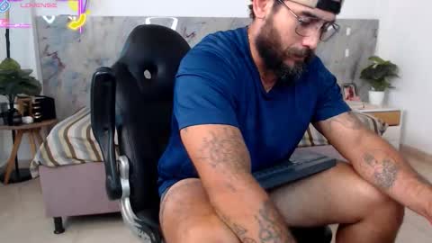 hanz_col online show from March 17, 2:38 am