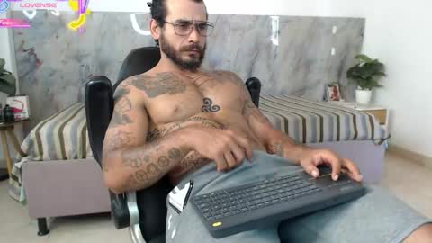 Snapshot of hanz_col chatting on May 17, 6:37 pm hanz_col online show from May 17, 6:37 pm