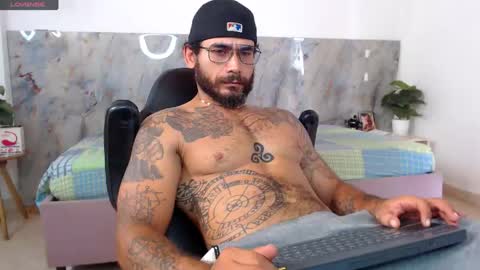 Snapshot of hanz_col chatting on May 24, 1:38 pm hanz_col online show from May 24, 1:38 pm