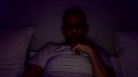 Snapshot of happy2334 chatting on March 22, 12:52 pm skysky6969 online show from March 22, 12:52 pm