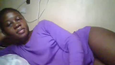 Snapshot of happy_dimple chatting on October 4, 9:24 pm happy_dimple online show from October 4, 9:24 pm