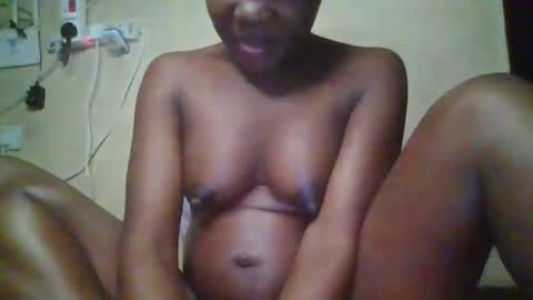 Snapshot of happy_dimple chatting on October 7, 10:56 am happy_dimple online show from October 7, 10:56 am