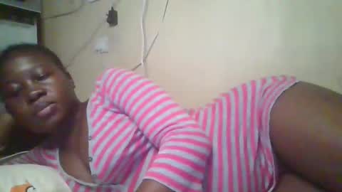 Snapshot of happy_dimple chatting on November 3, 12:06 pm happy_dimple online show from November 3, 12:06 pm