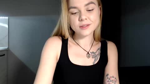 Snapshot of happy_fox_ chatting on January 14, 7:43 pm happy_fox_ online show from January 14, 7:43 pm