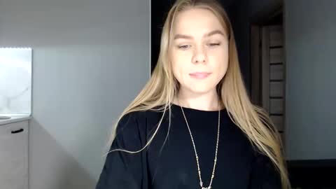 happy_fox_ online show from December 2, 8:59 pm