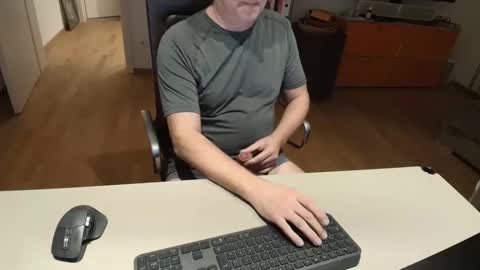 Snapshot of happybugger chatting on February 22, 7:23 pm Cum for you online show from February 22, 7:23 pm